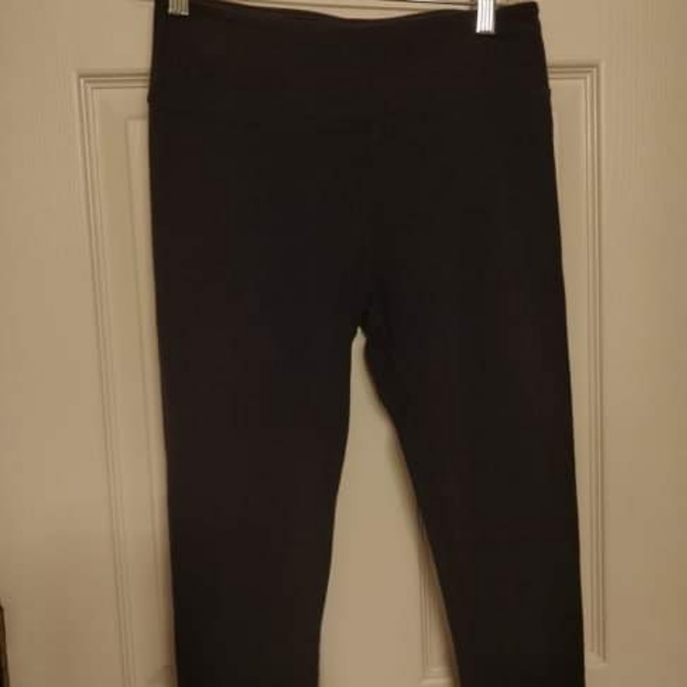 Black yoga pants
